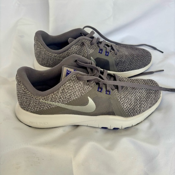 Nike Flex TR 8 Gray & Purple Women’s Size 6.5 Training CrossFit Sneakers - Picture 2 of 7